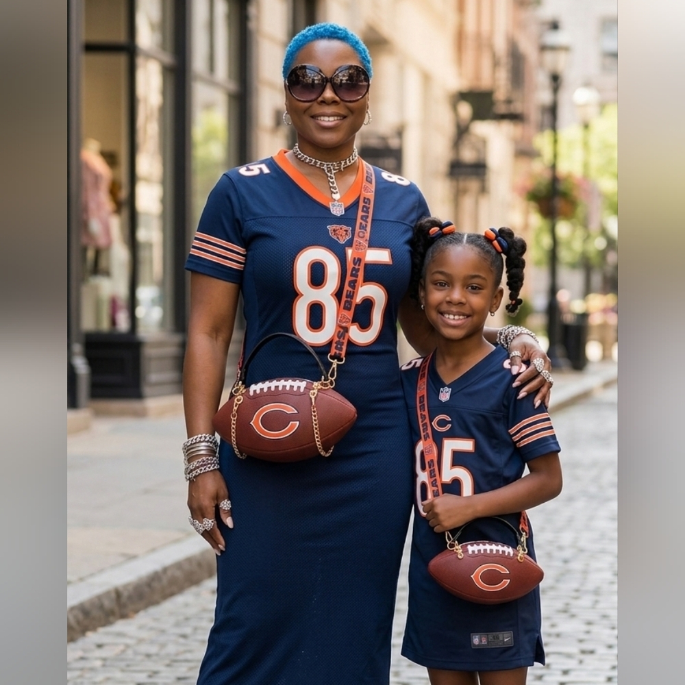 CHICAGO BEARS LIMITED EDITION HANDMADE Football Purse (GOOOOO BEARS) 🏈 - Picture 5 of 17